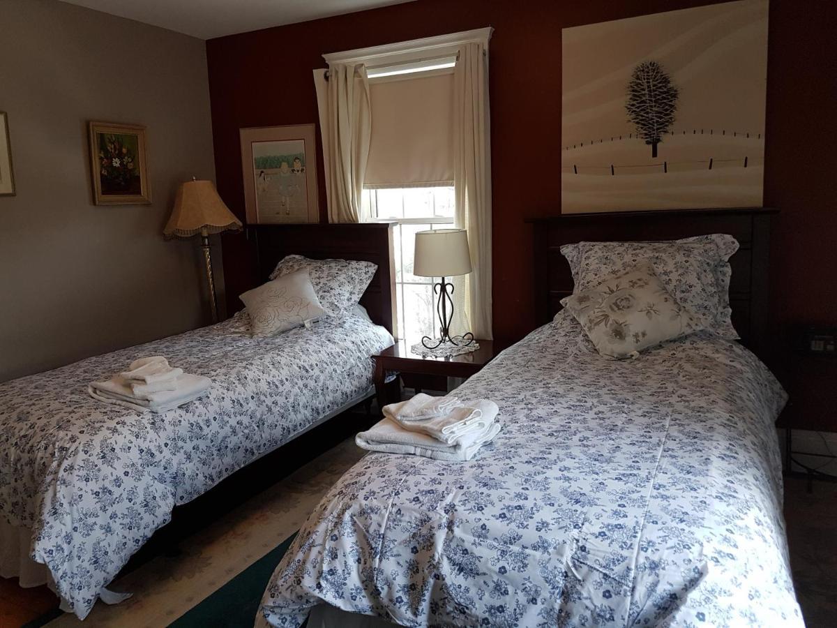 Ye Olde Walkerville Bed & Breakfast 윈저 외부 사진