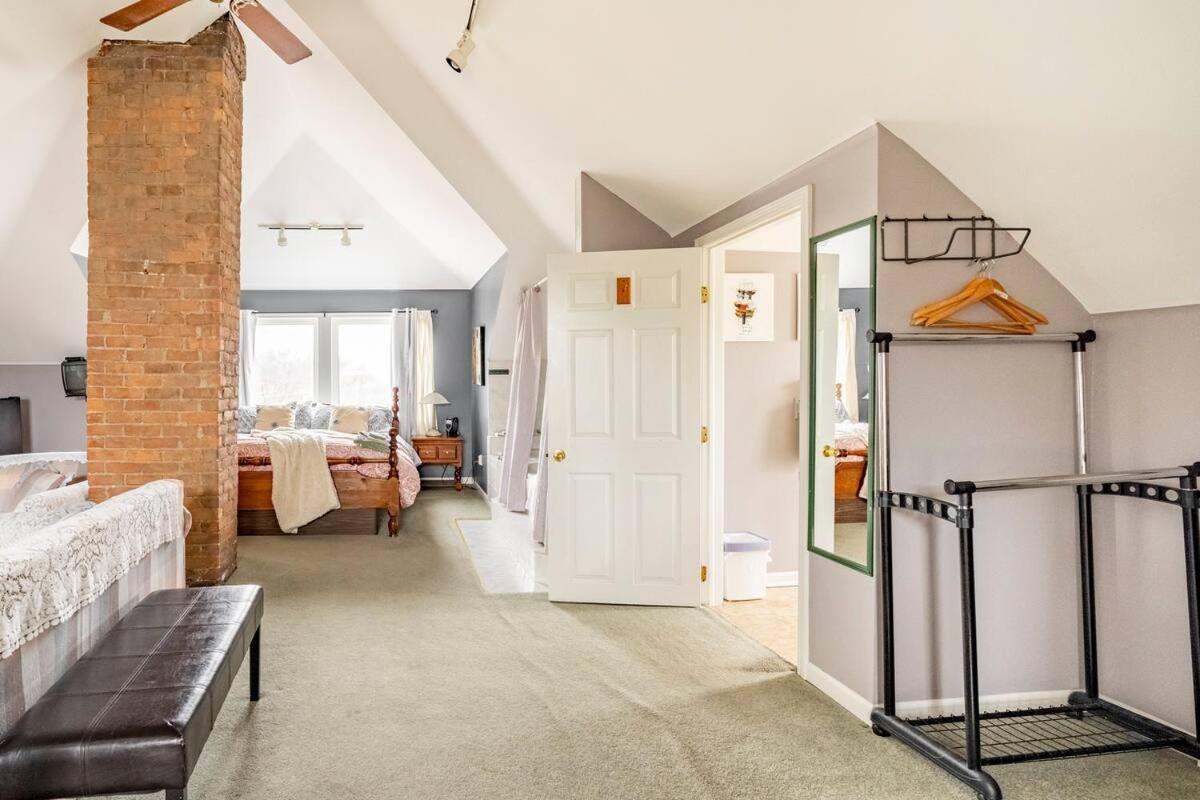 Ye Olde Walkerville Bed & Breakfast 윈저 외부 사진
