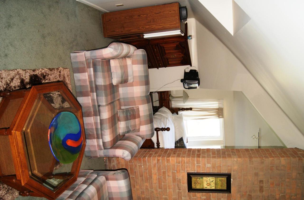 Ye Olde Walkerville Bed & Breakfast 윈저 외부 사진
