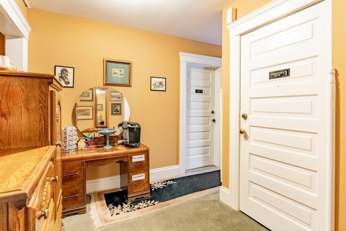 Ye Olde Walkerville Bed & Breakfast 윈저 외부 사진