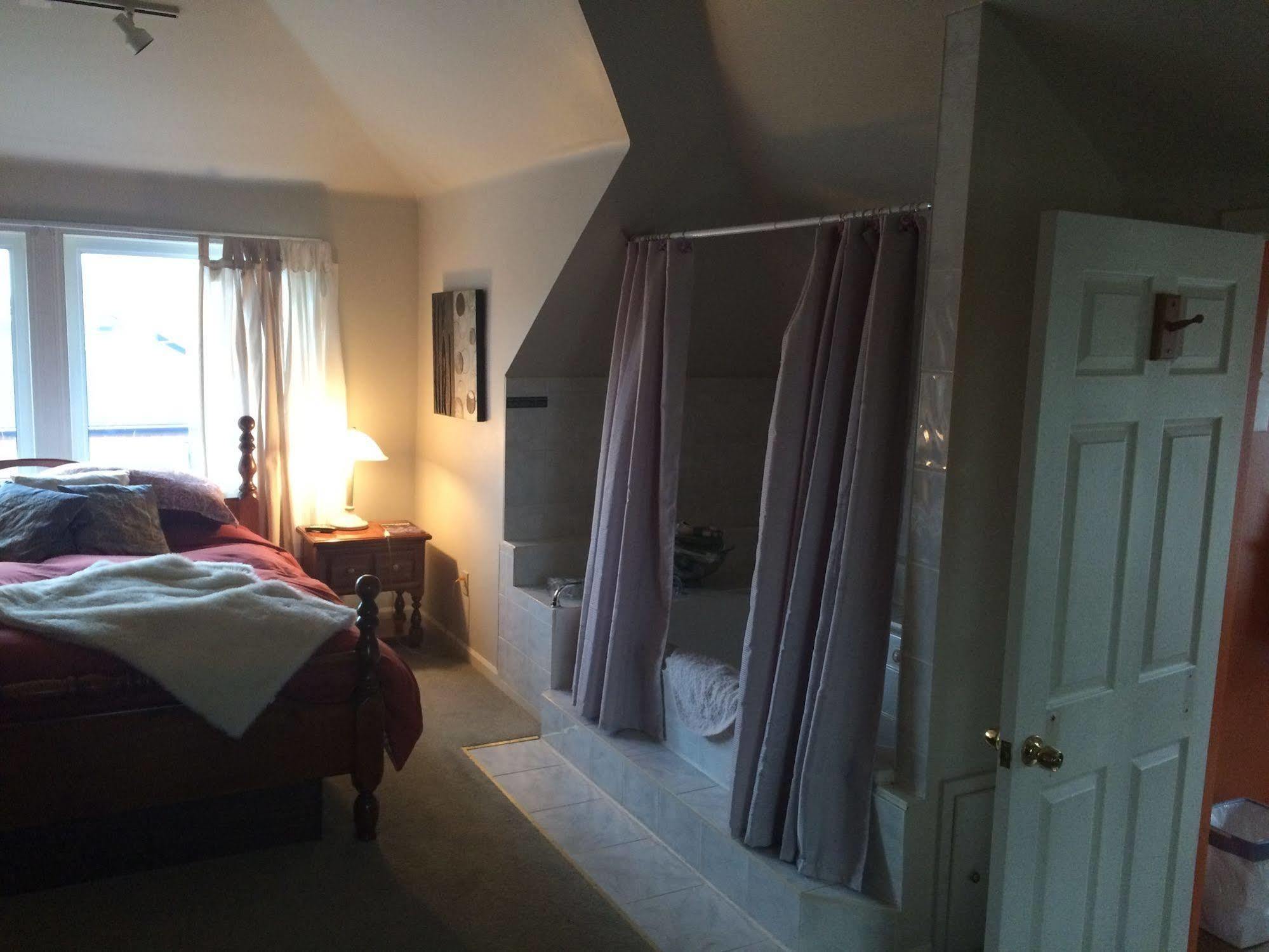 Ye Olde Walkerville Bed & Breakfast 윈저 외부 사진