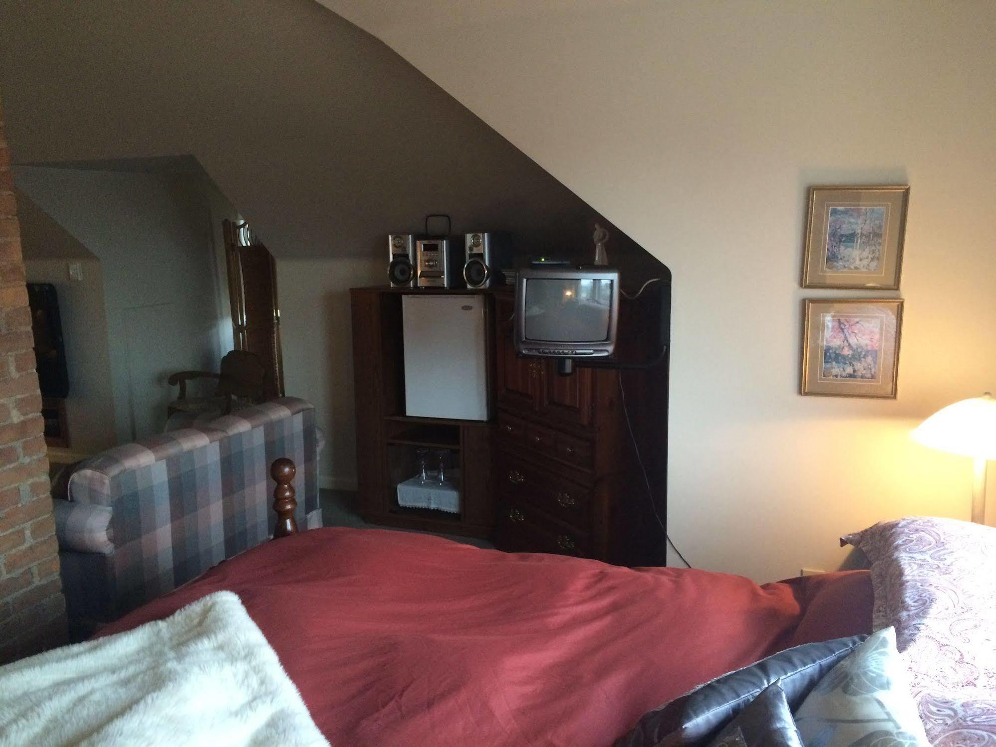 Ye Olde Walkerville Bed & Breakfast 윈저 외부 사진